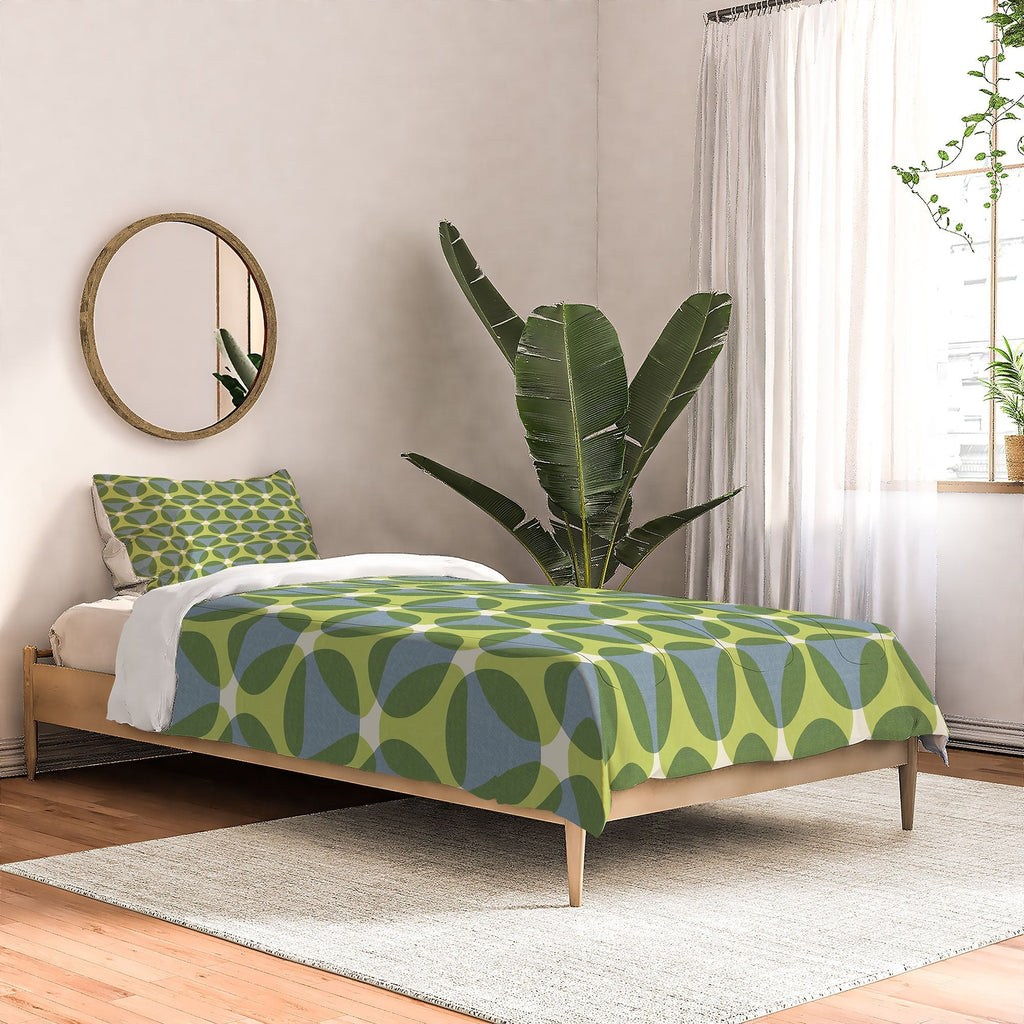 Marta Barragan Camarasa Stylish Retro Circle Comforter