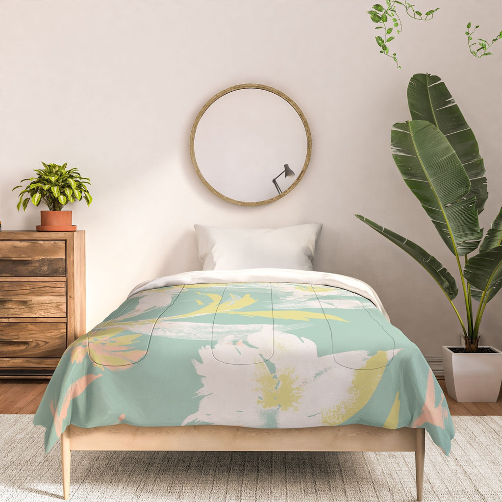 Gabriela Fuente Emma Floral Mint Comforter