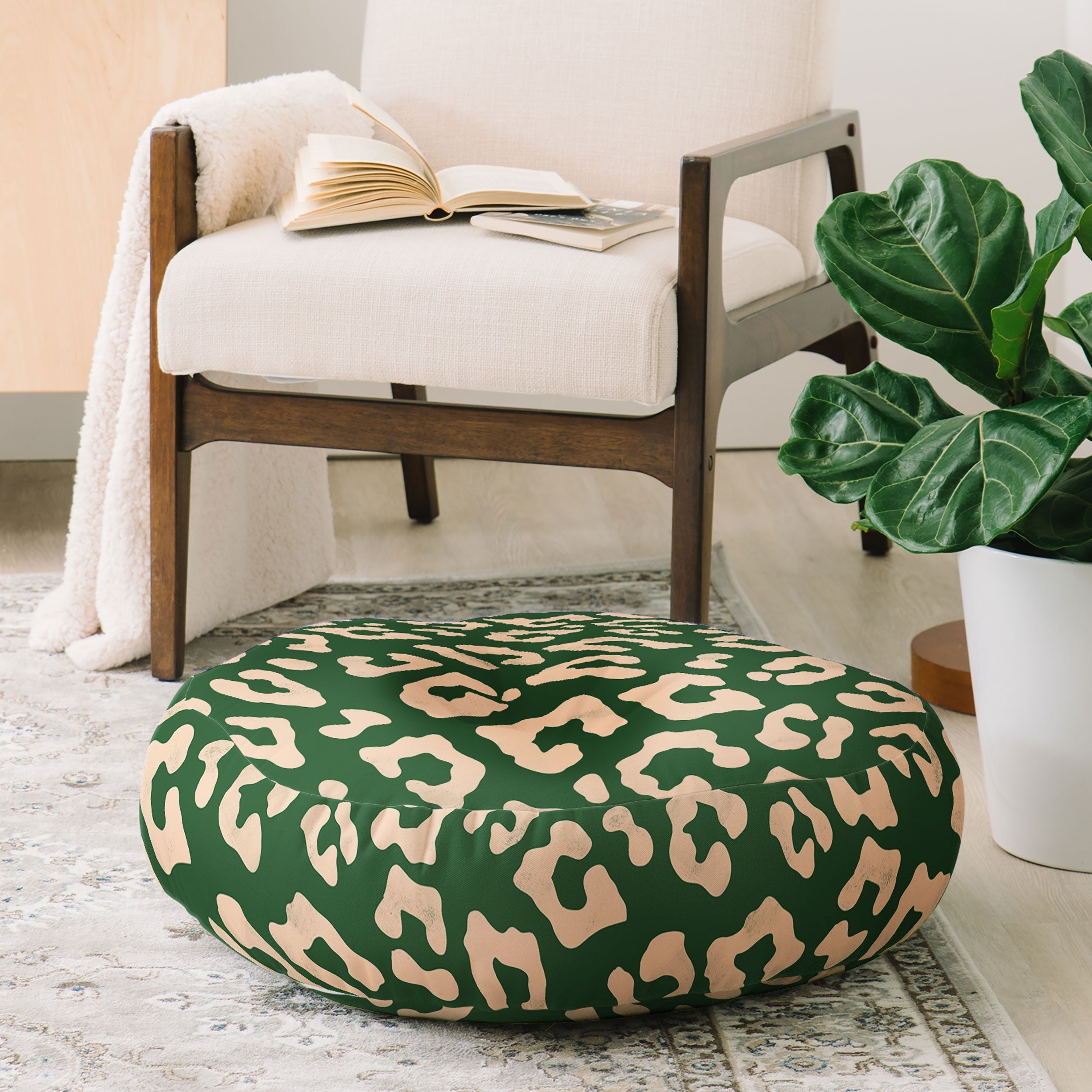 Avenie BR Cheetah Print In Green Floor Pillow Round