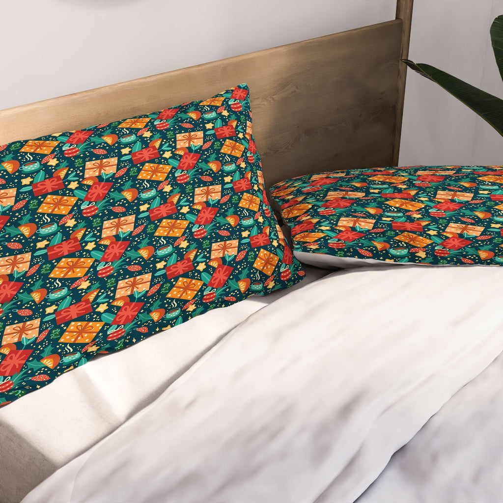 Valeria Frustaci Christmas pattern Pillow Shams