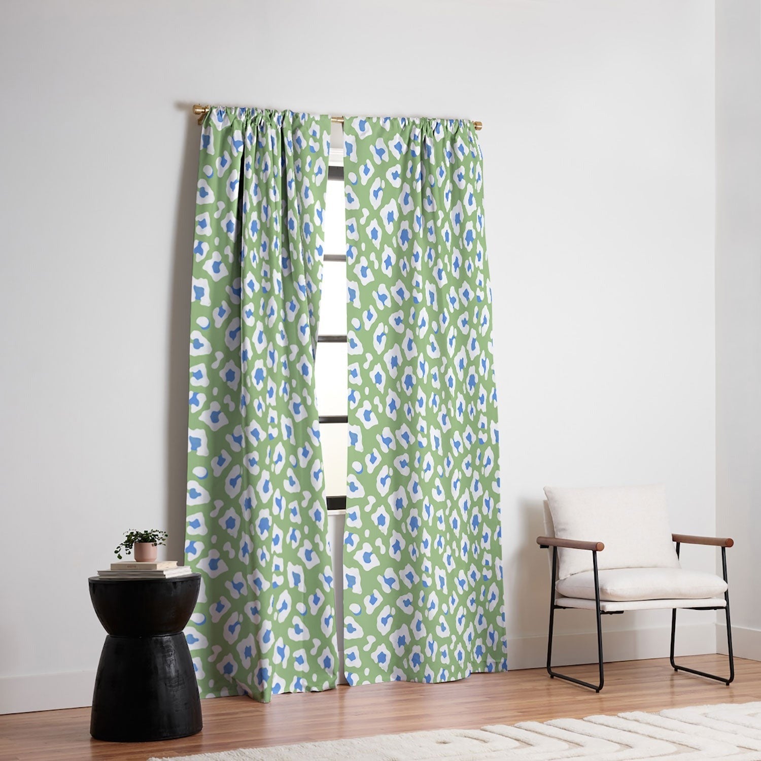Avenie BR Cheetah Print Blackout Window Curtain