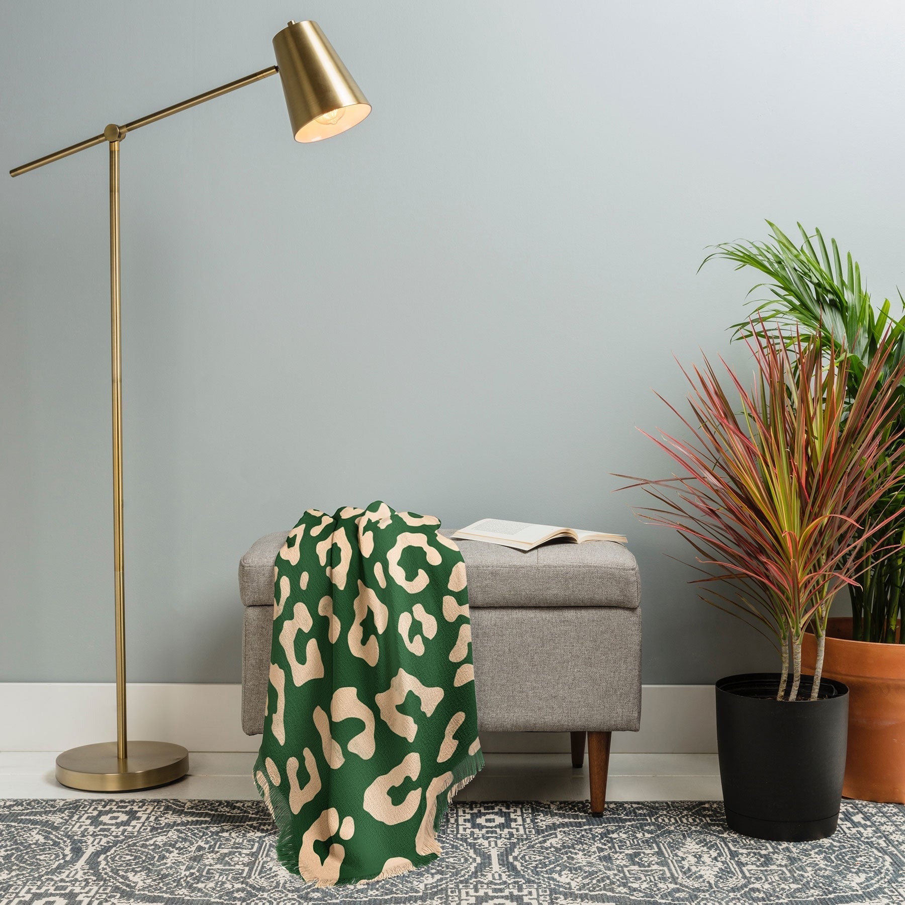 Avenie BR Cheetah Print In Green Throw Blanket