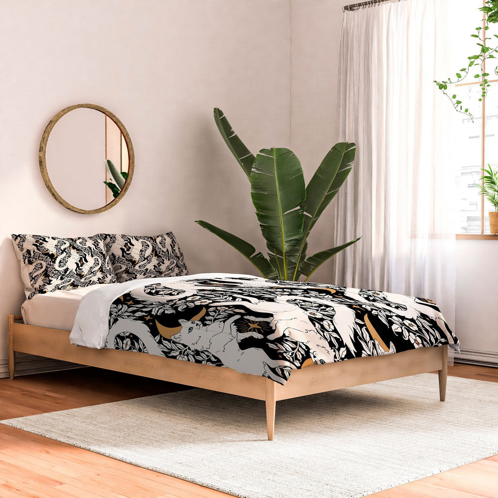 Avenie Celestial Cats Gold Comforter