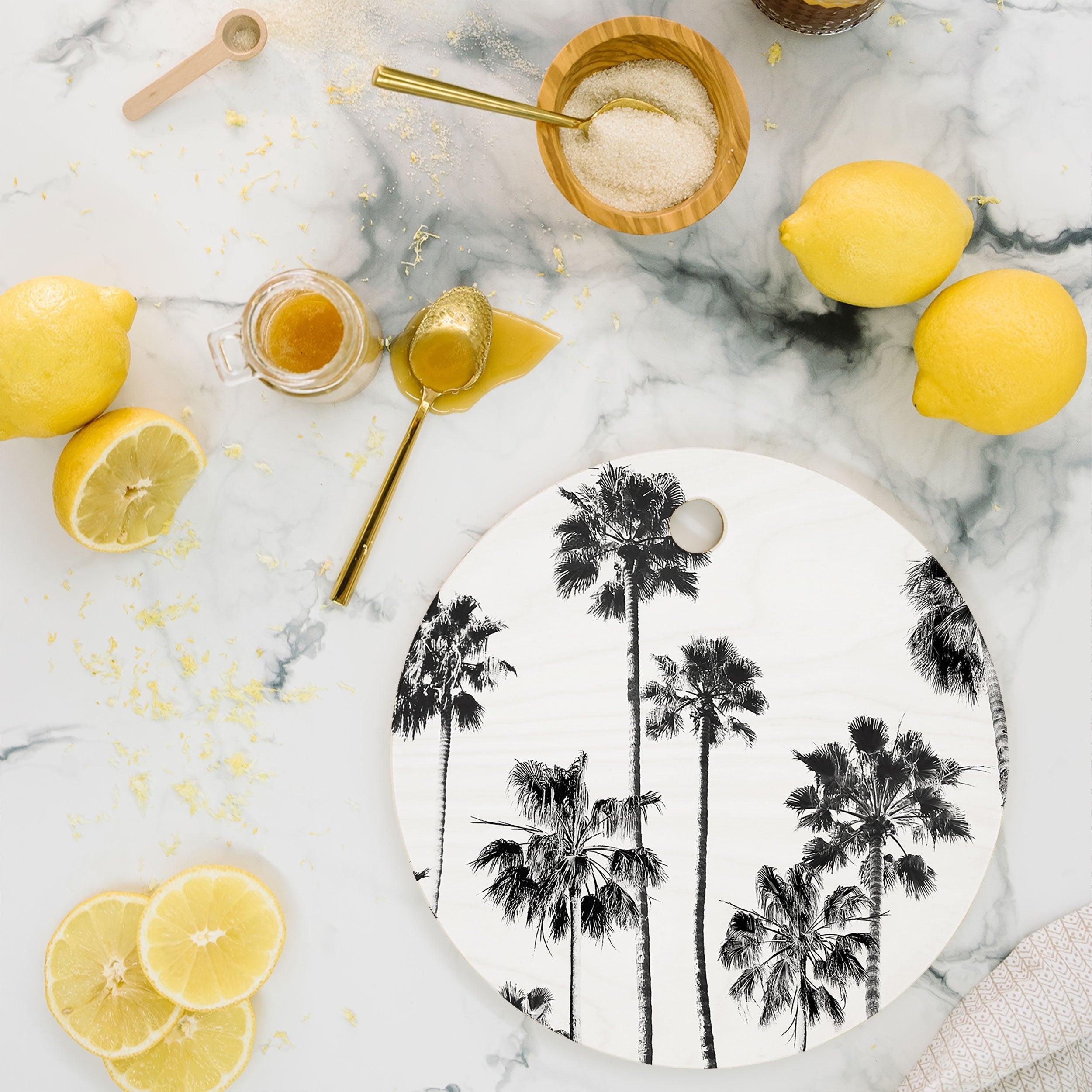 Gal Design Black And White Palms Cutting Board Round
