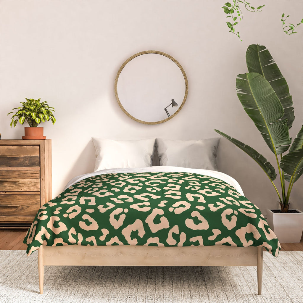 Avenie BR Cheetah Print In Green Comforter