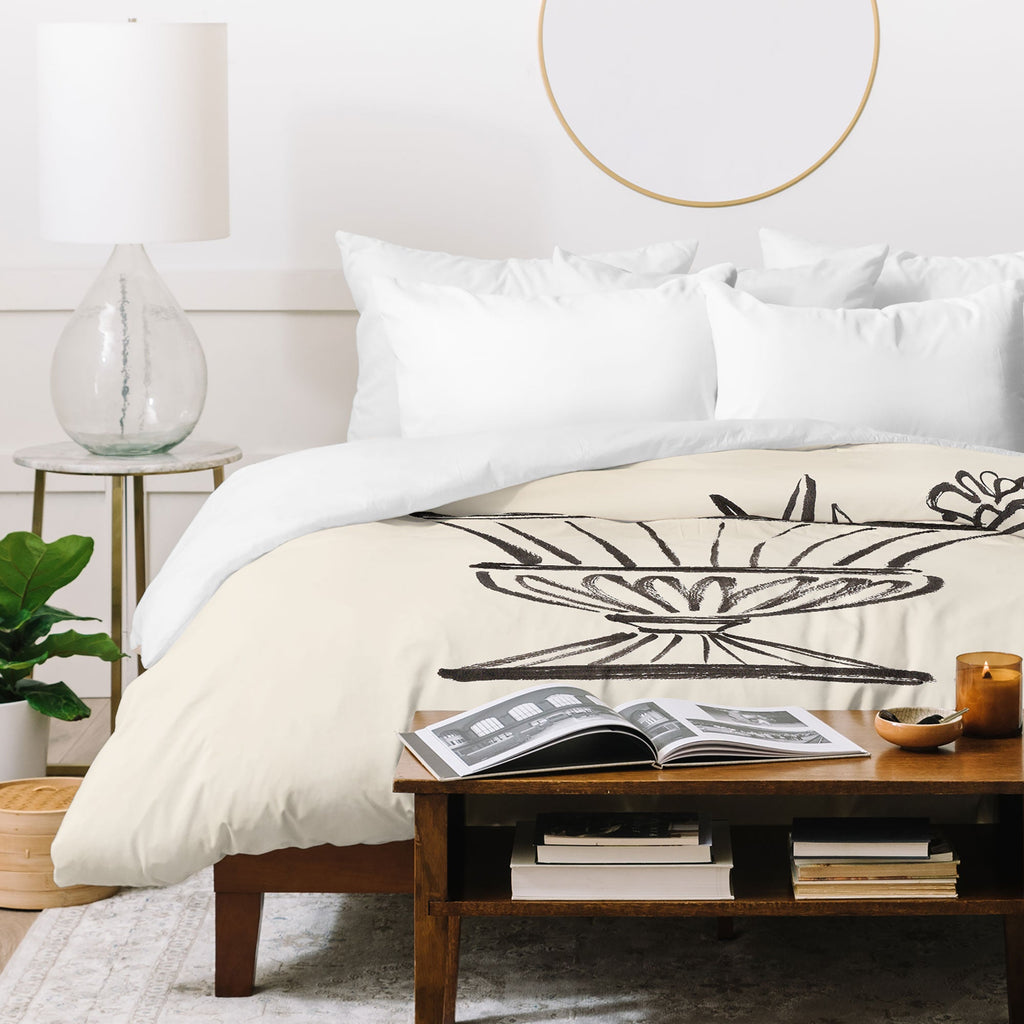 Intemporalis Garden Pot Antique Vase Flower Duvet Cover