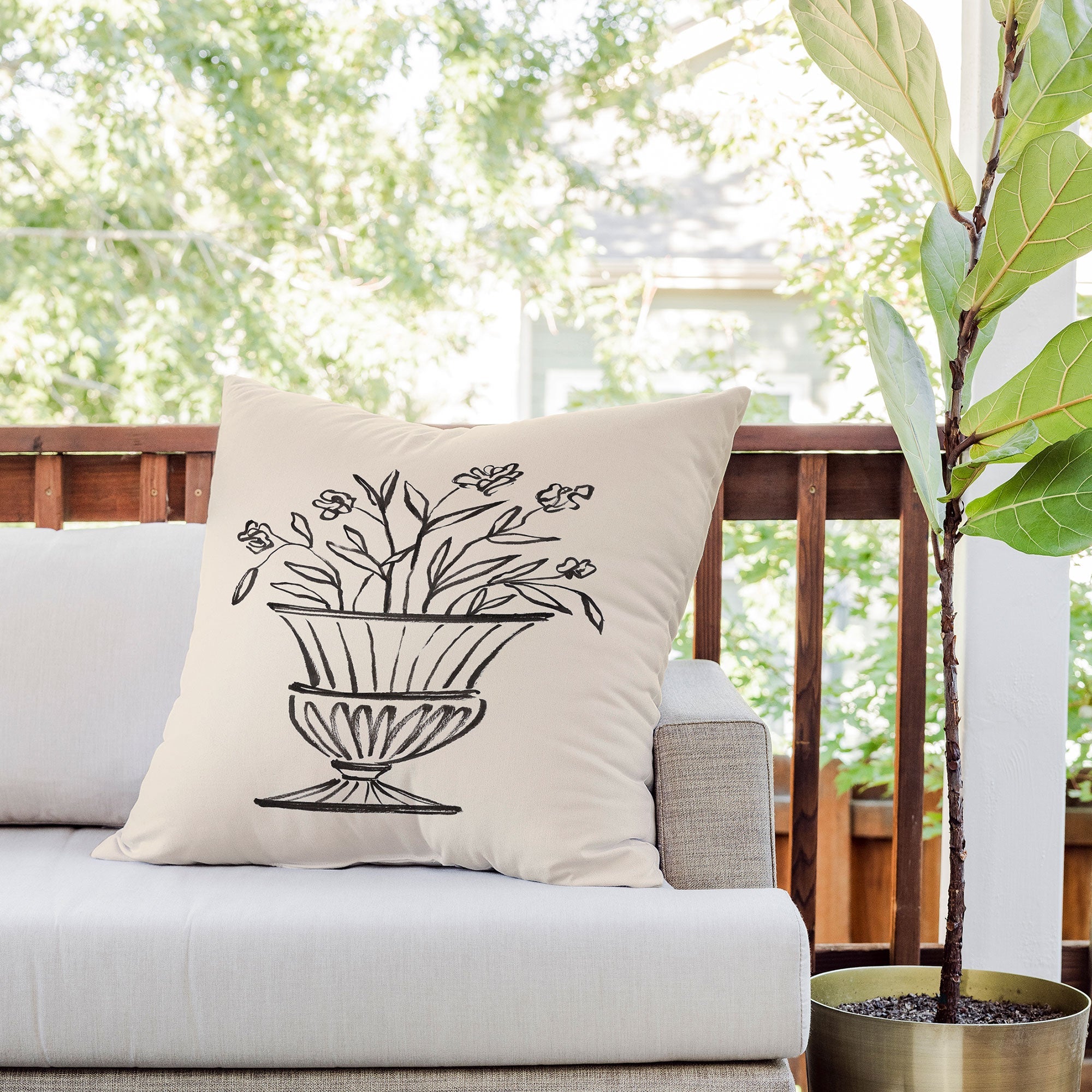 Intemporalis Garden Pot Antique Vase Flower Outdoor Throw Pillow