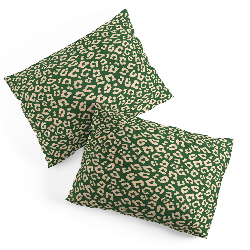 Avenie BR Cheetah Print In Green Pillow Shams