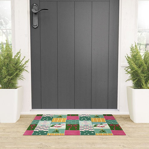 LouBruzzoni Cozy Christmas Patchwork Welcome Mat