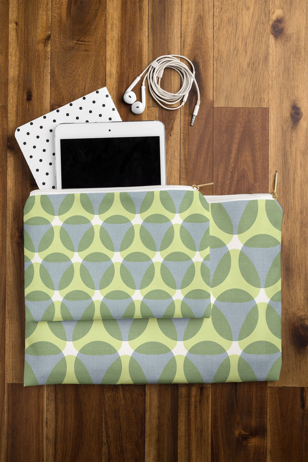 Marta Barragan Camarasa Stylish Retro Circle Pouch