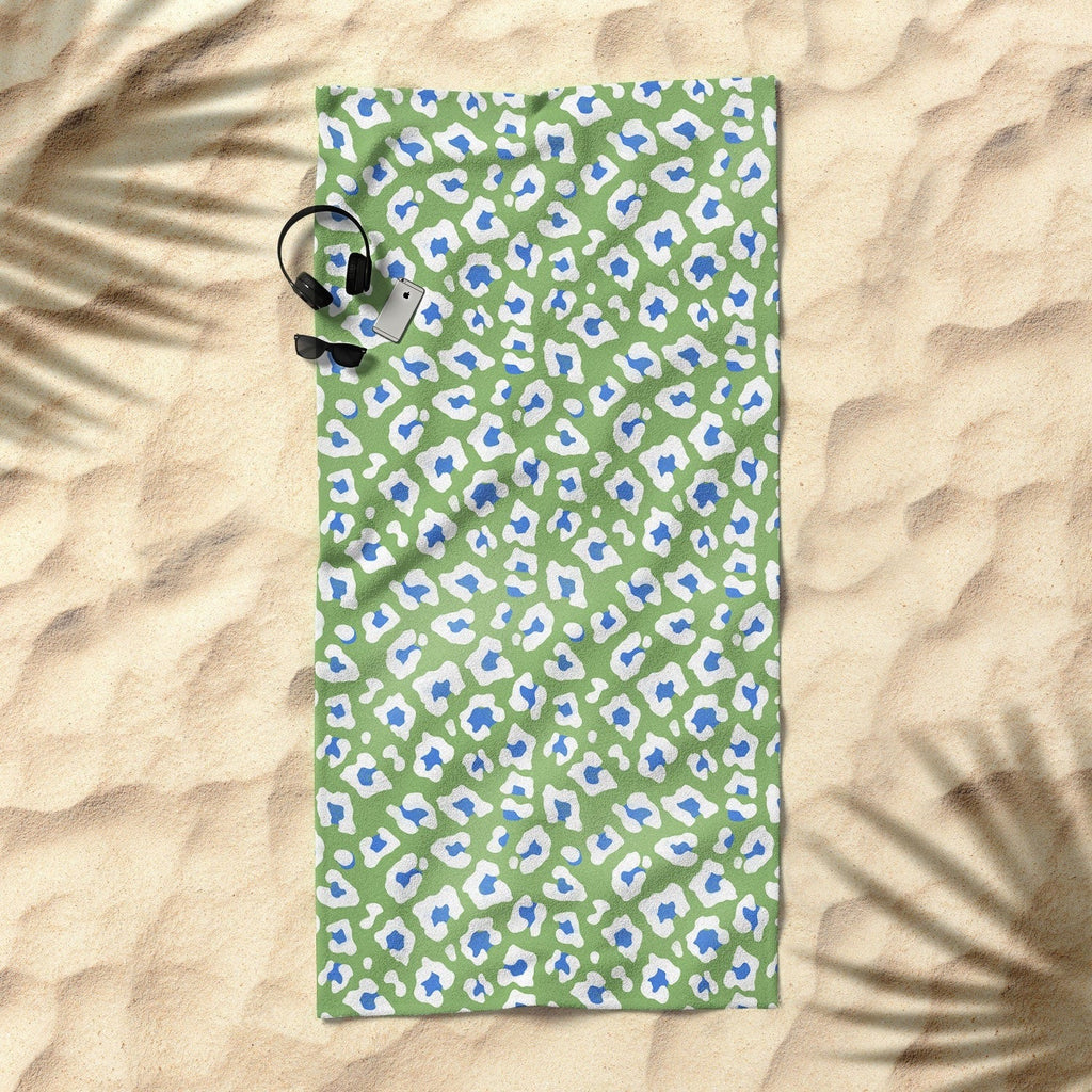 Avenie BR Cheetah Print Beach Towel