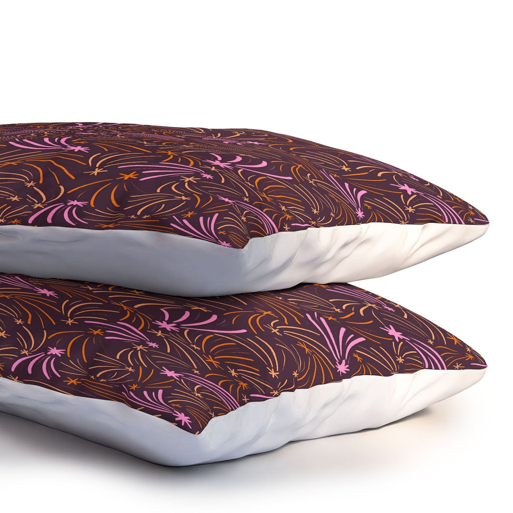 Little Om Pattern Shooting Stars plum Pillow Shams