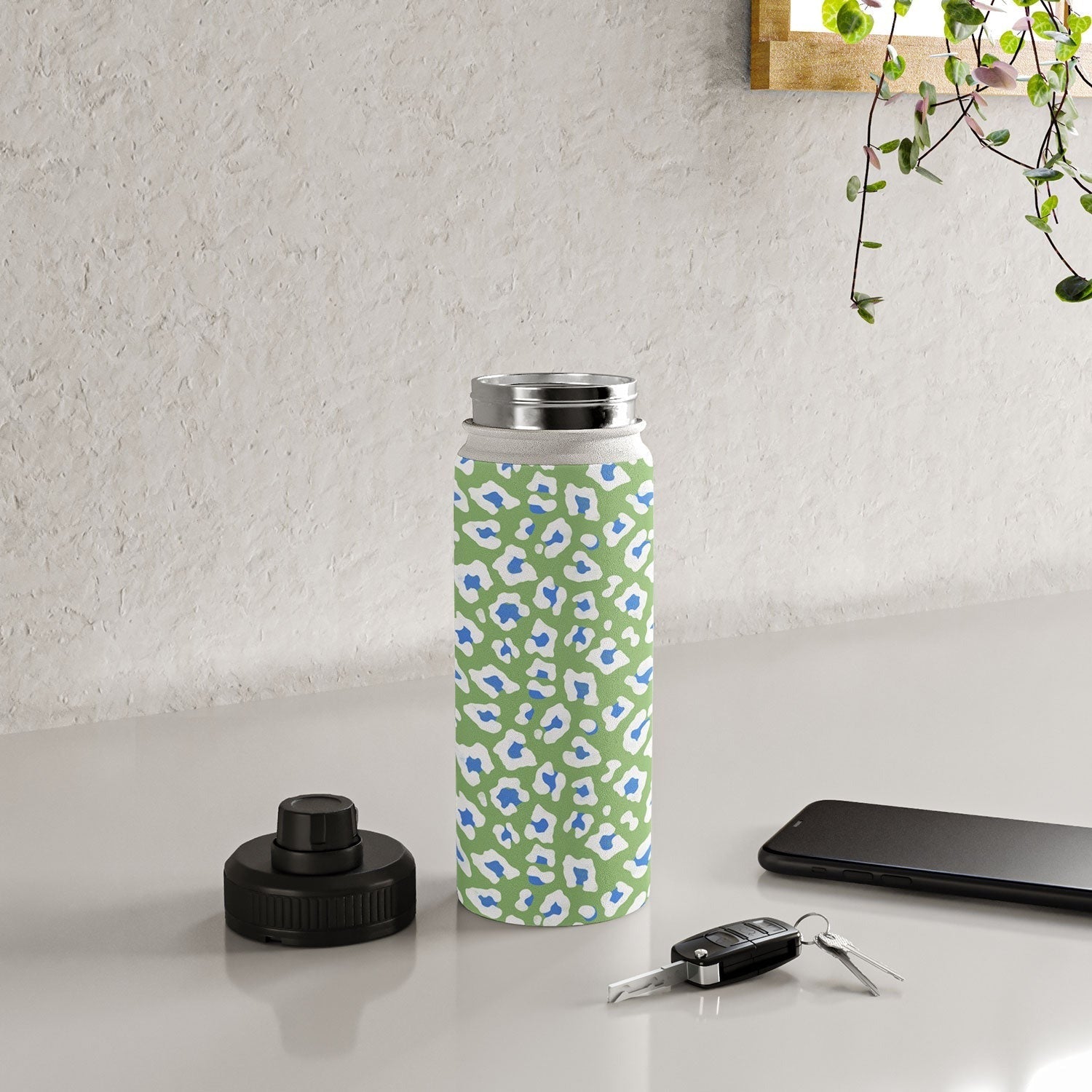 Avenie BR Cheetah Print Water Bottle