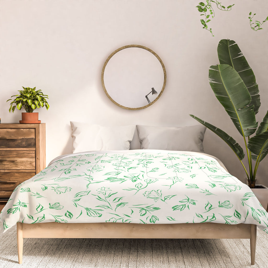 LouBruzzoni Romantic green Comforter
