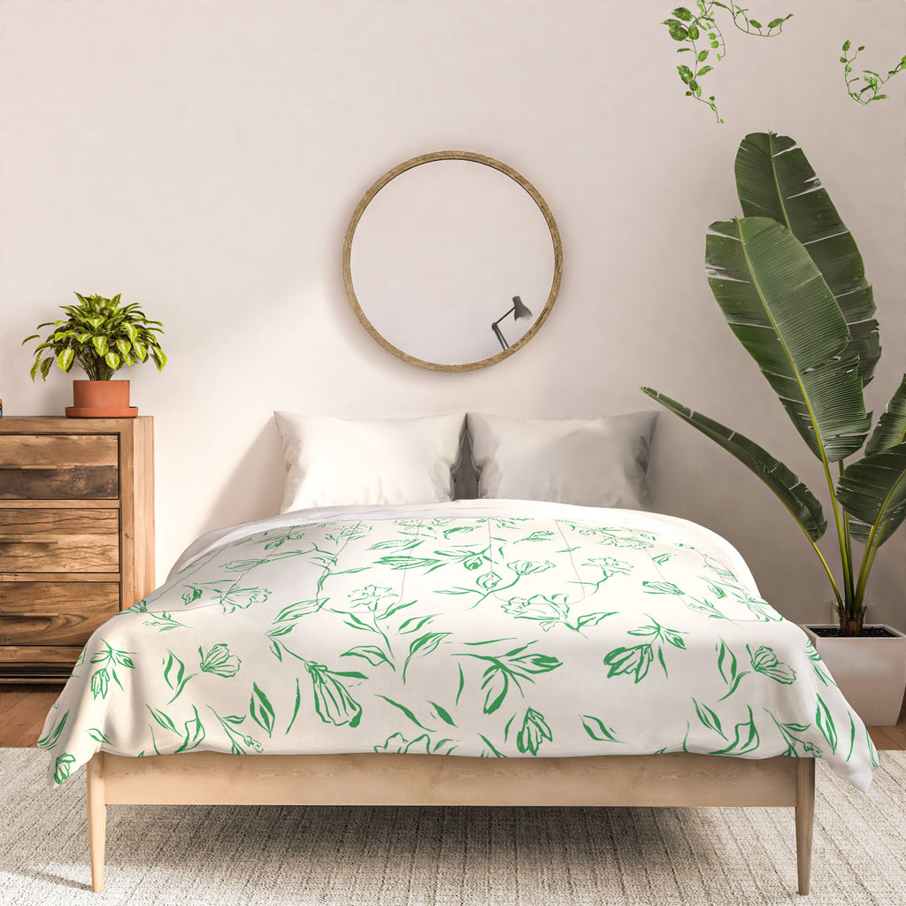 LouBruzzoni Romantic green Comforter