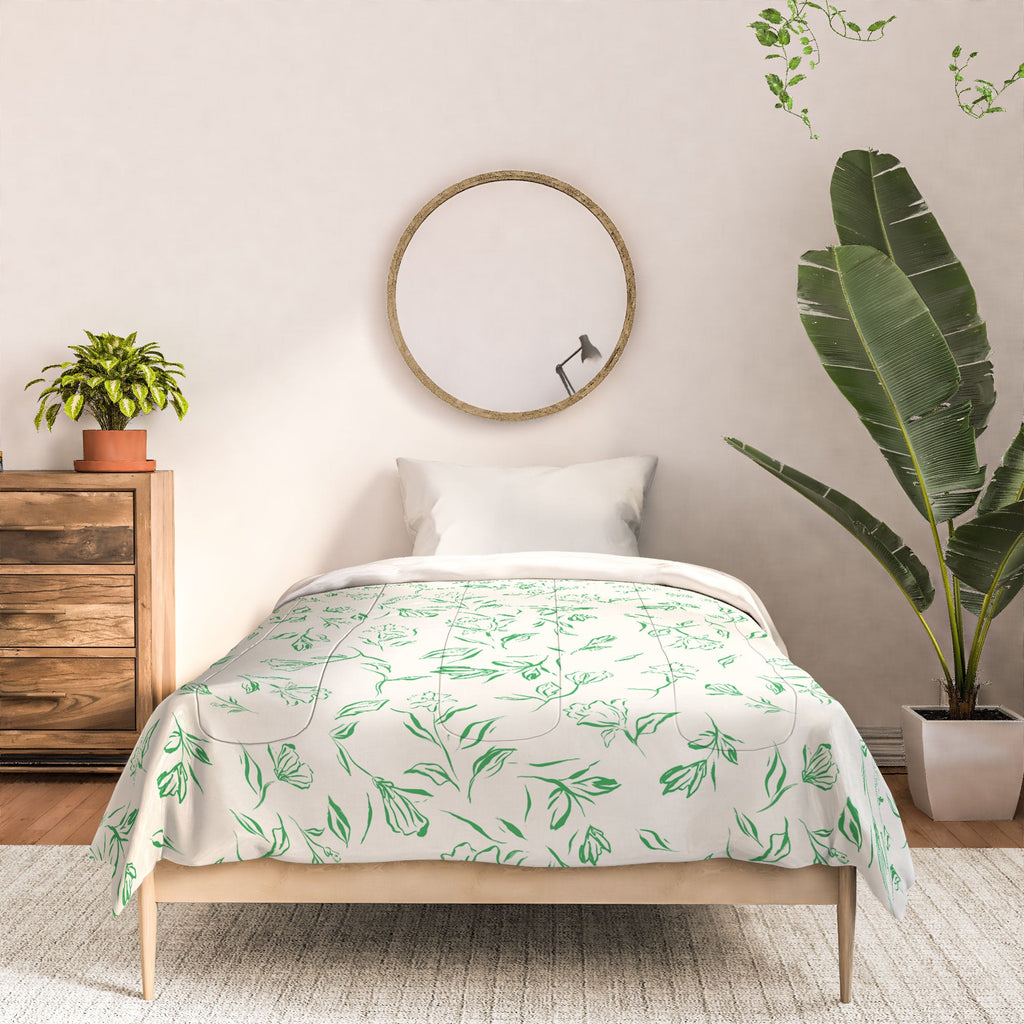 LouBruzzoni Romantic green Comforter