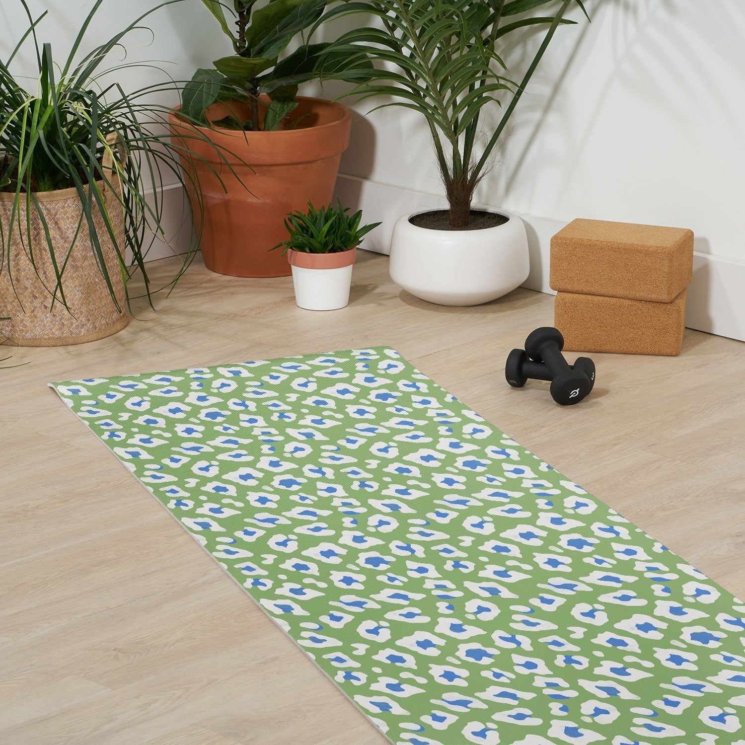 Avenie BR Cheetah Print Yoga Mat