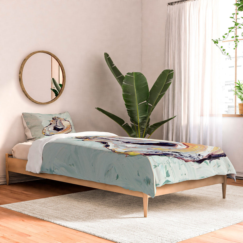 Magladry art studio Oyster shell Comforter