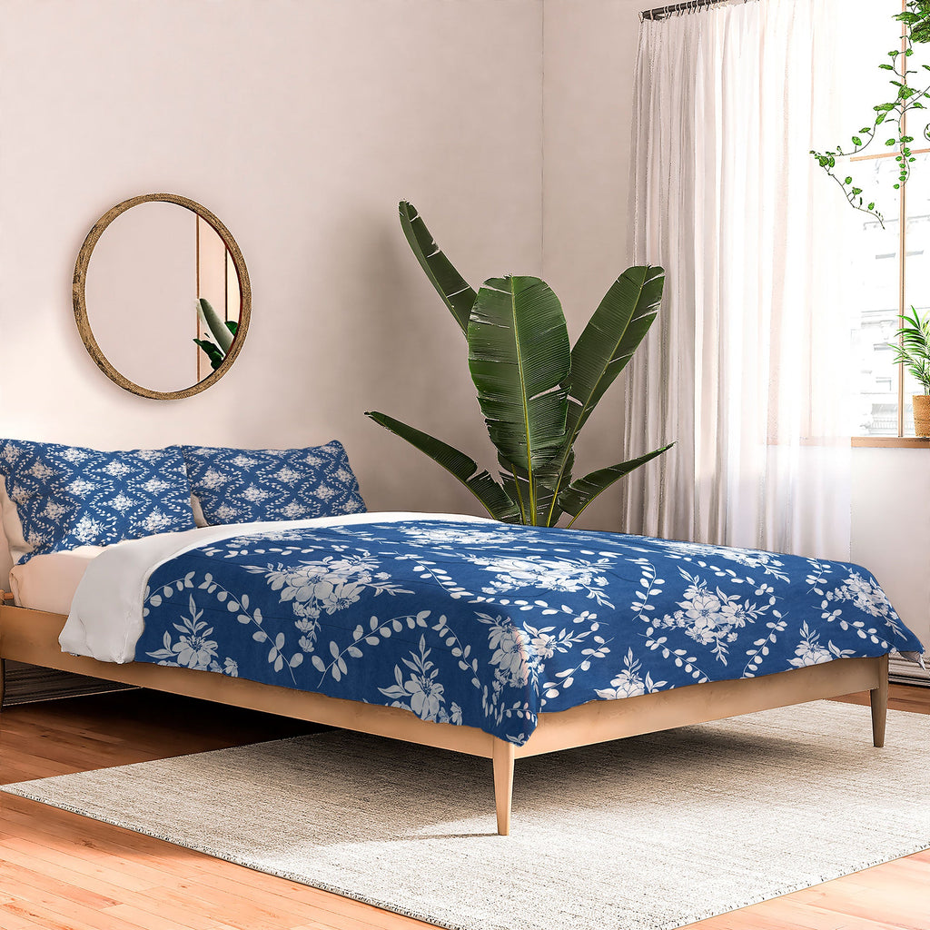 Marta Barragan Camarasa Chic Garden Whisper Comforter