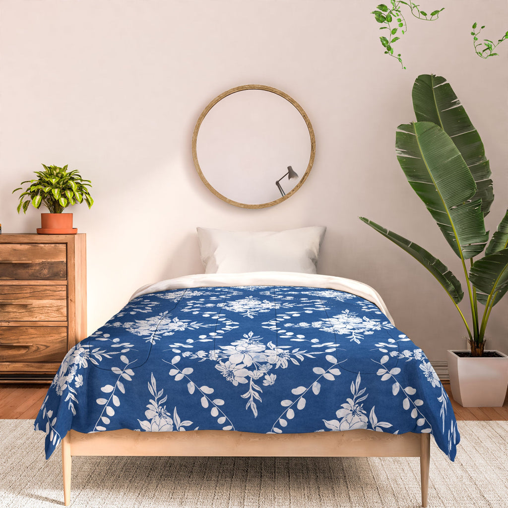 Marta Barragan Camarasa Chic Garden Whisper Comforter