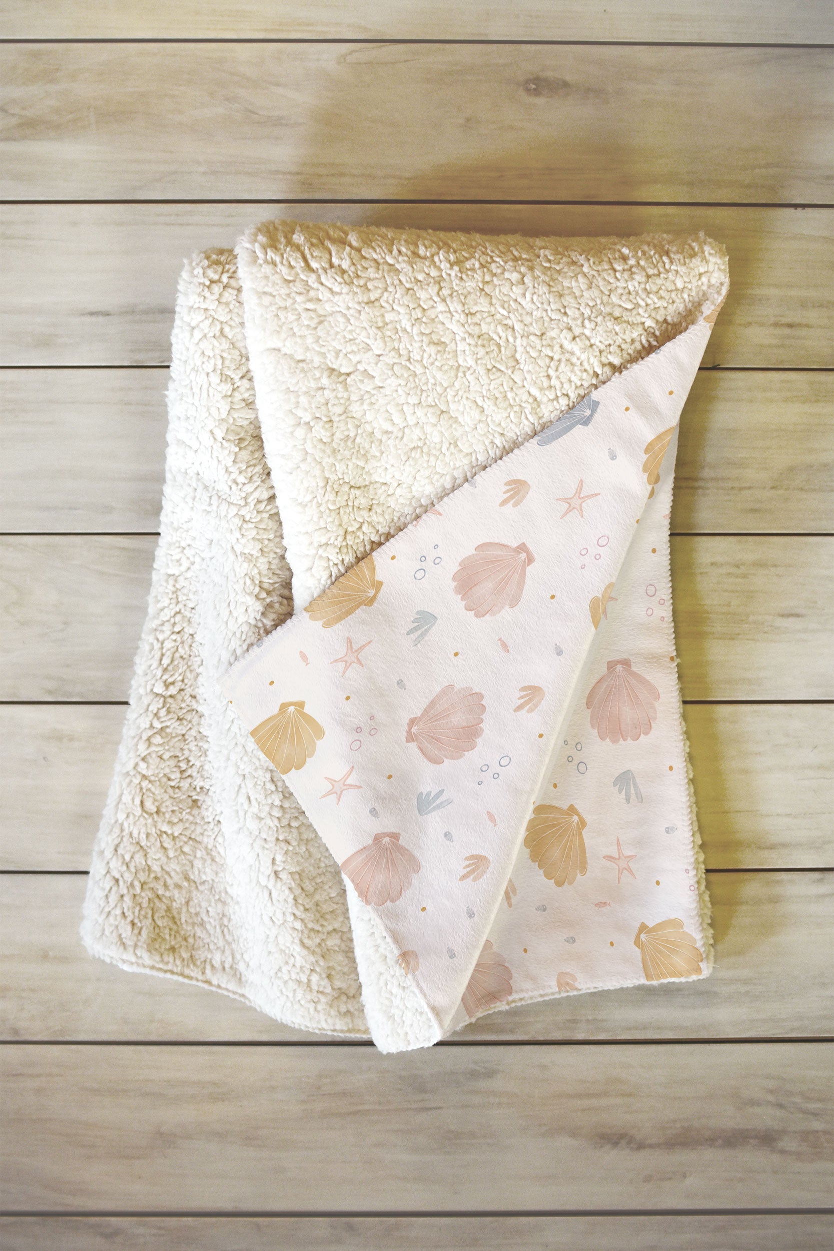 Menina Lisboa Shells and Starfish Fleece Throw Blanket