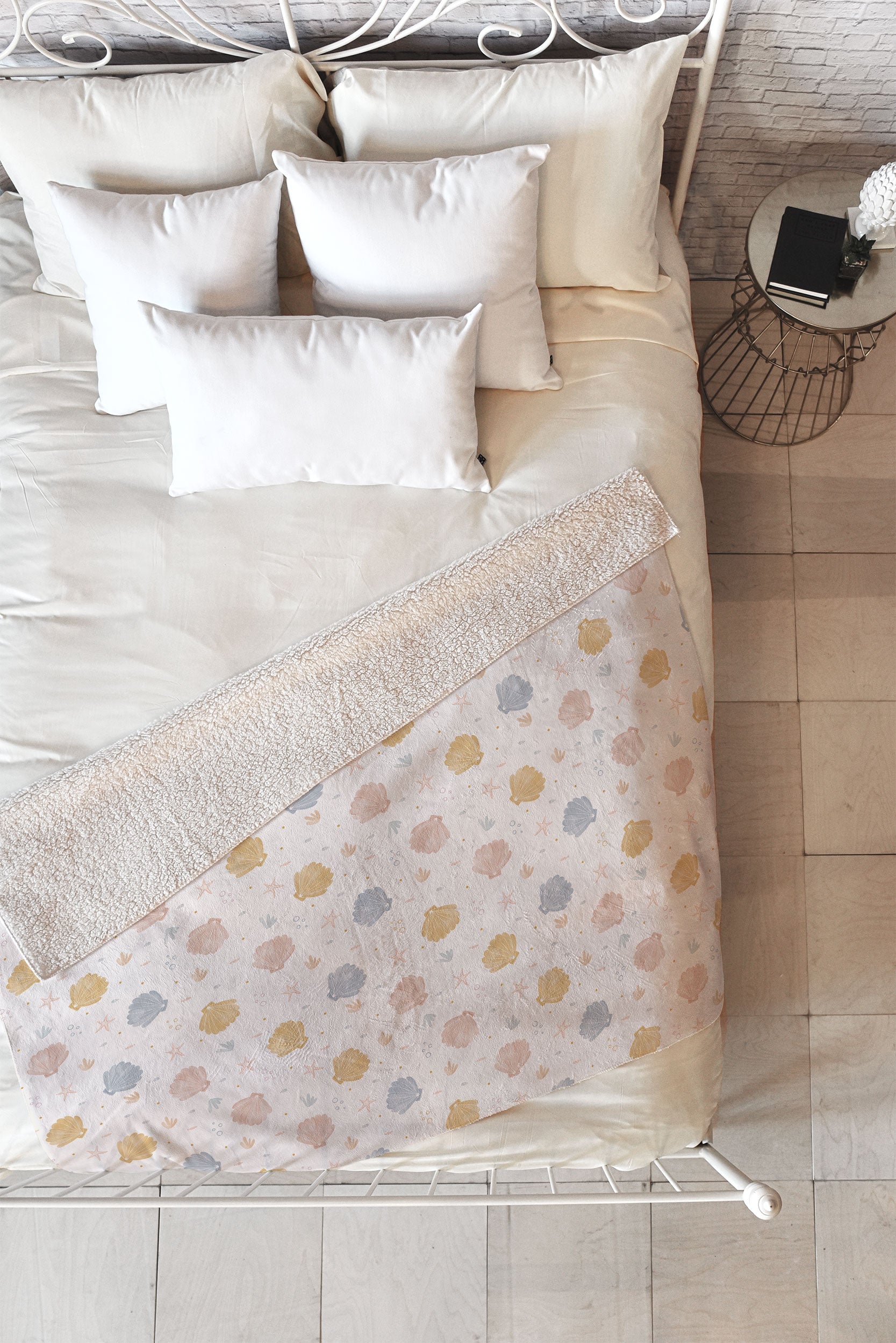 Menina Lisboa Shells and Starfish Fleece Throw Blanket