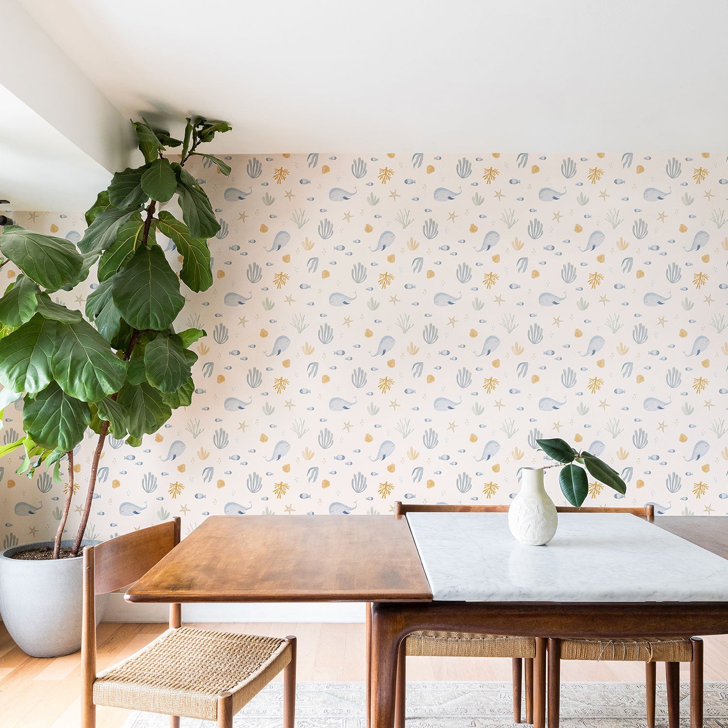 Menina Lisboa Under the Deep Sea Wallpaper