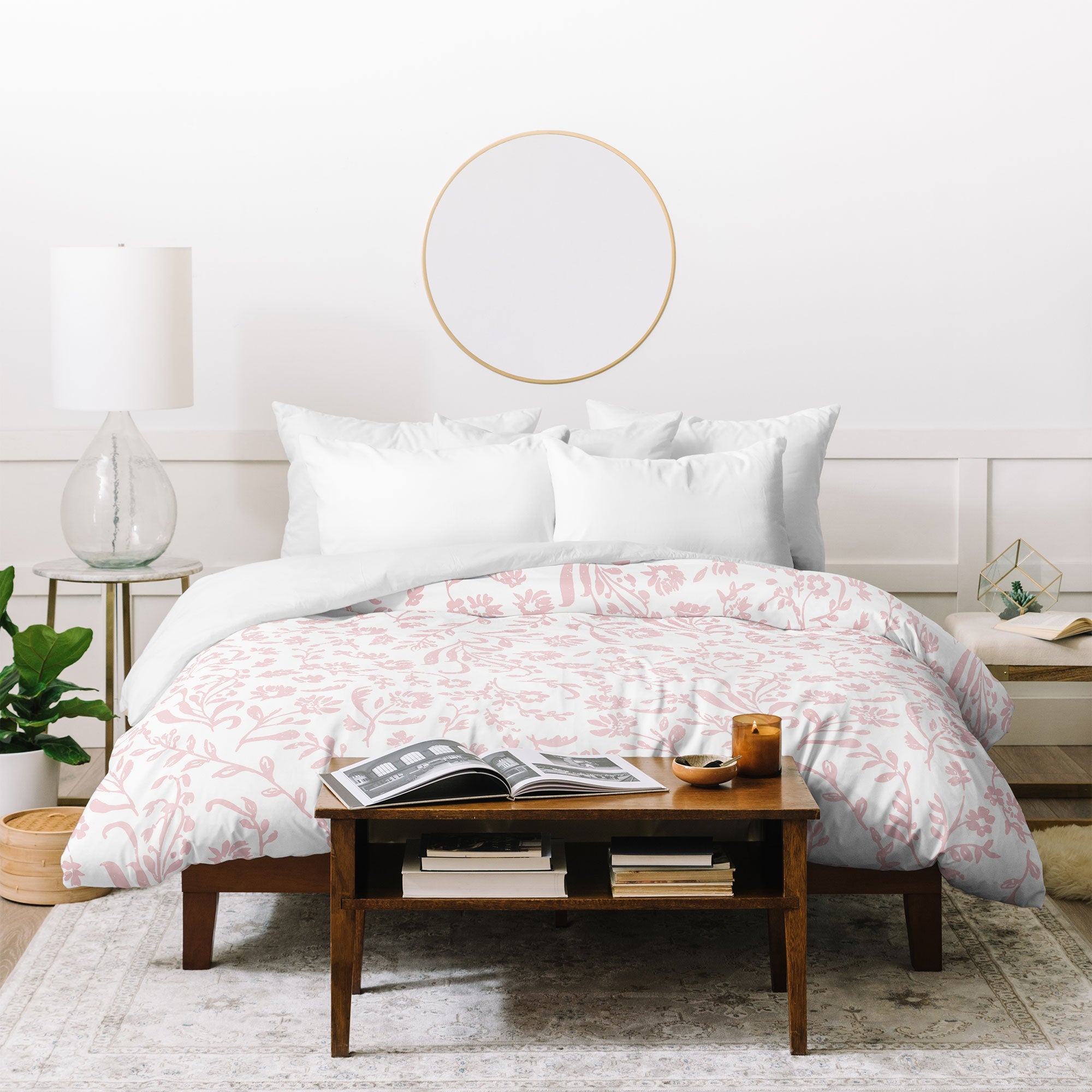Mieken Petra Designs ditsytoilefloral pink Duvet Cover