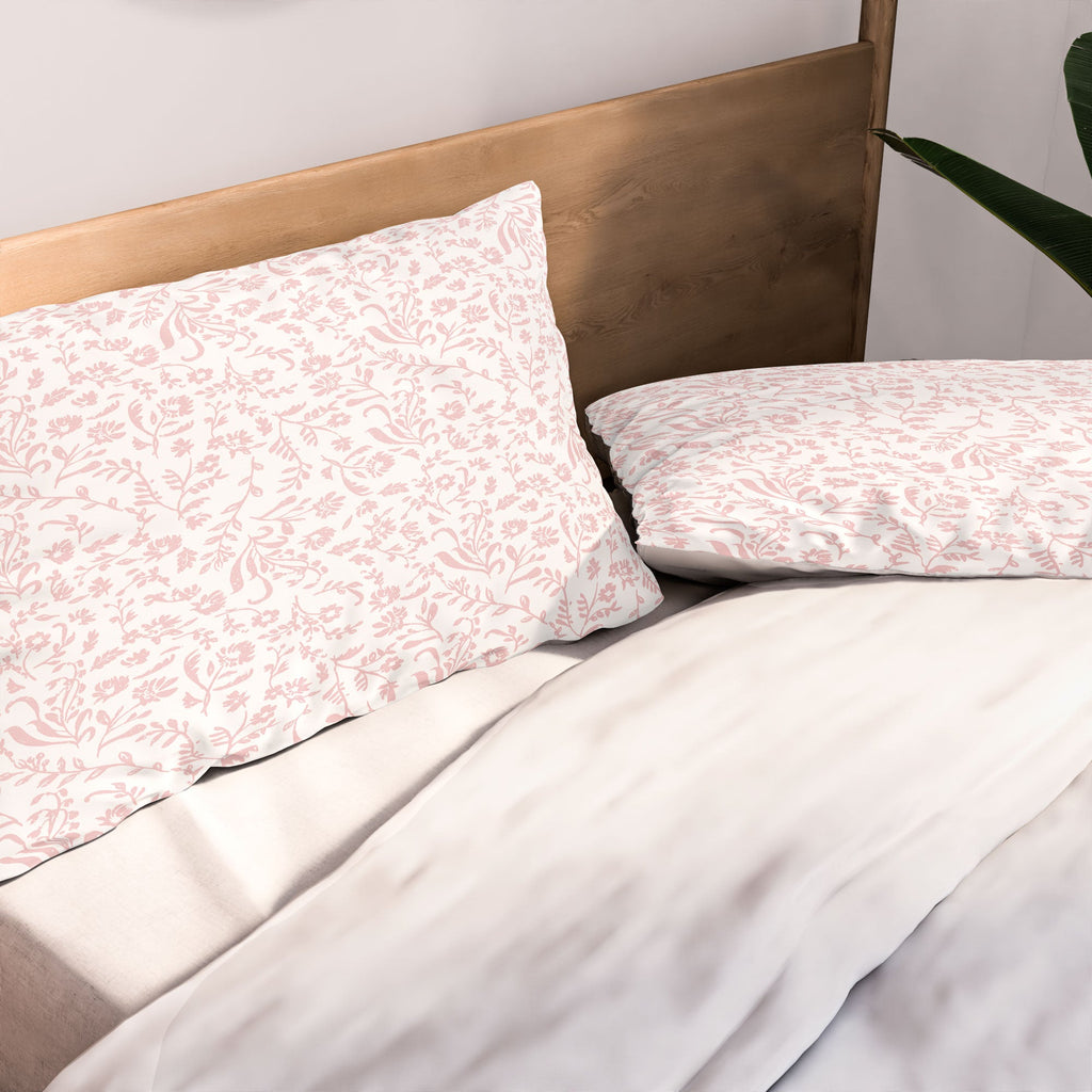 Mieken Petra Designs ditsytoilefloral pink Pillow Shams