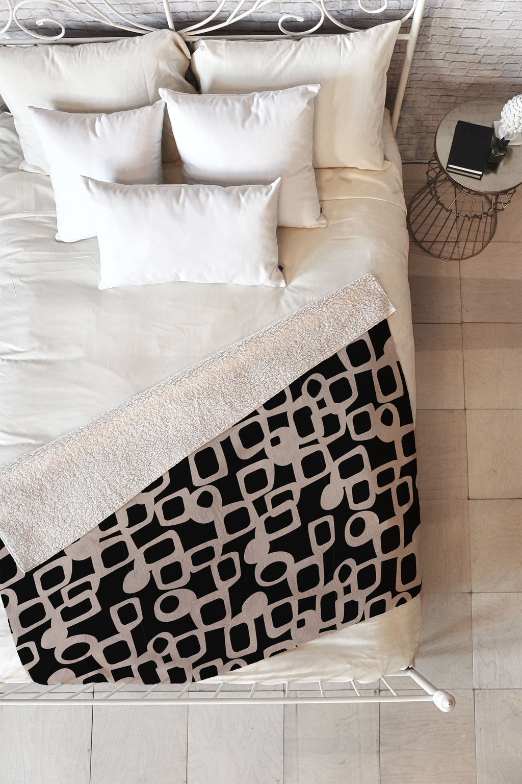 Mirimo Ariadne Fleece Throw Blanket