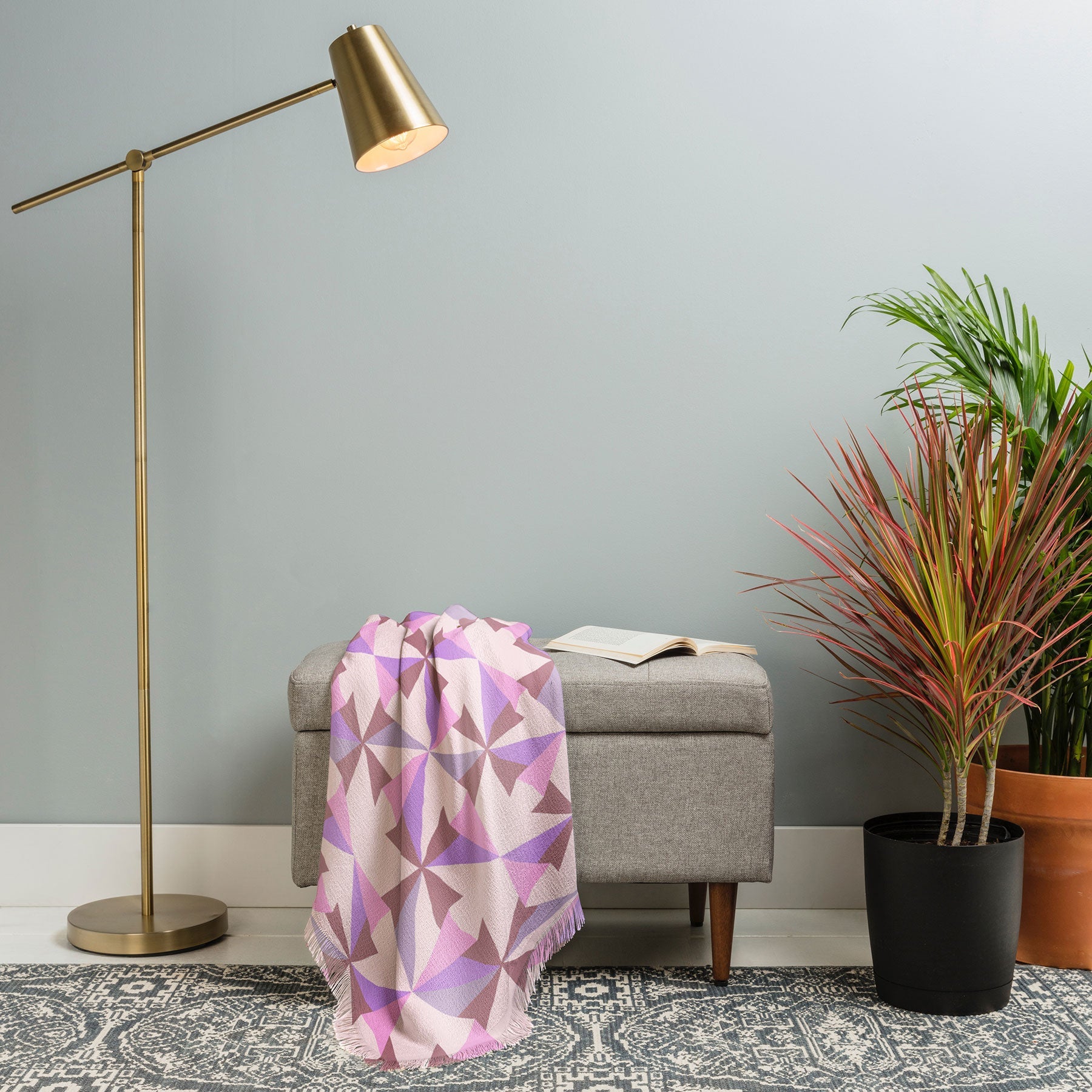 Mirimo Bosa Rosado Throw Blanket