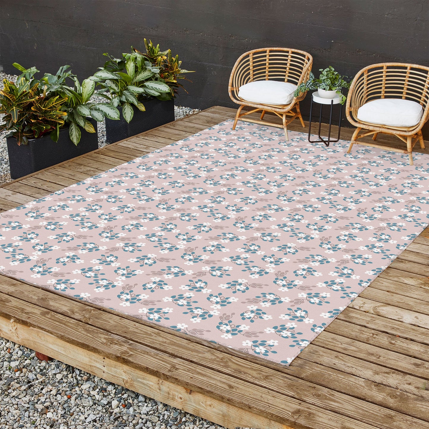 Mirimo Tiny White Flowers Outdoor Rug