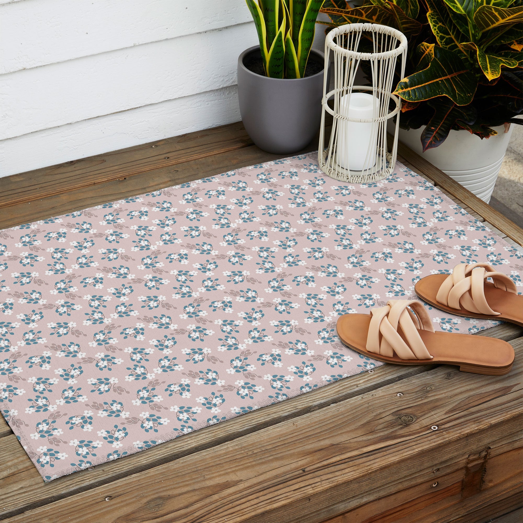 Mirimo Tiny White Flowers Outdoor Rug