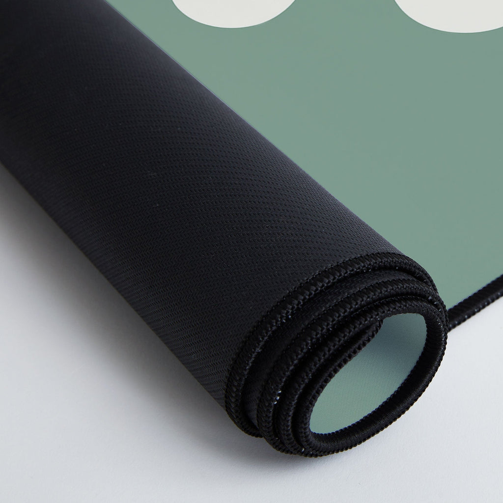 Colour Poems Retro Daisy XX Desk Mat