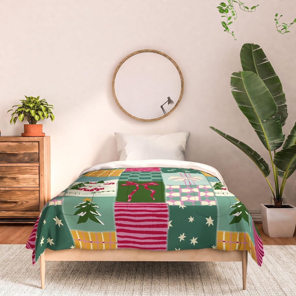 LouBruzzoni Cozy Christmas Patchwork Comforter