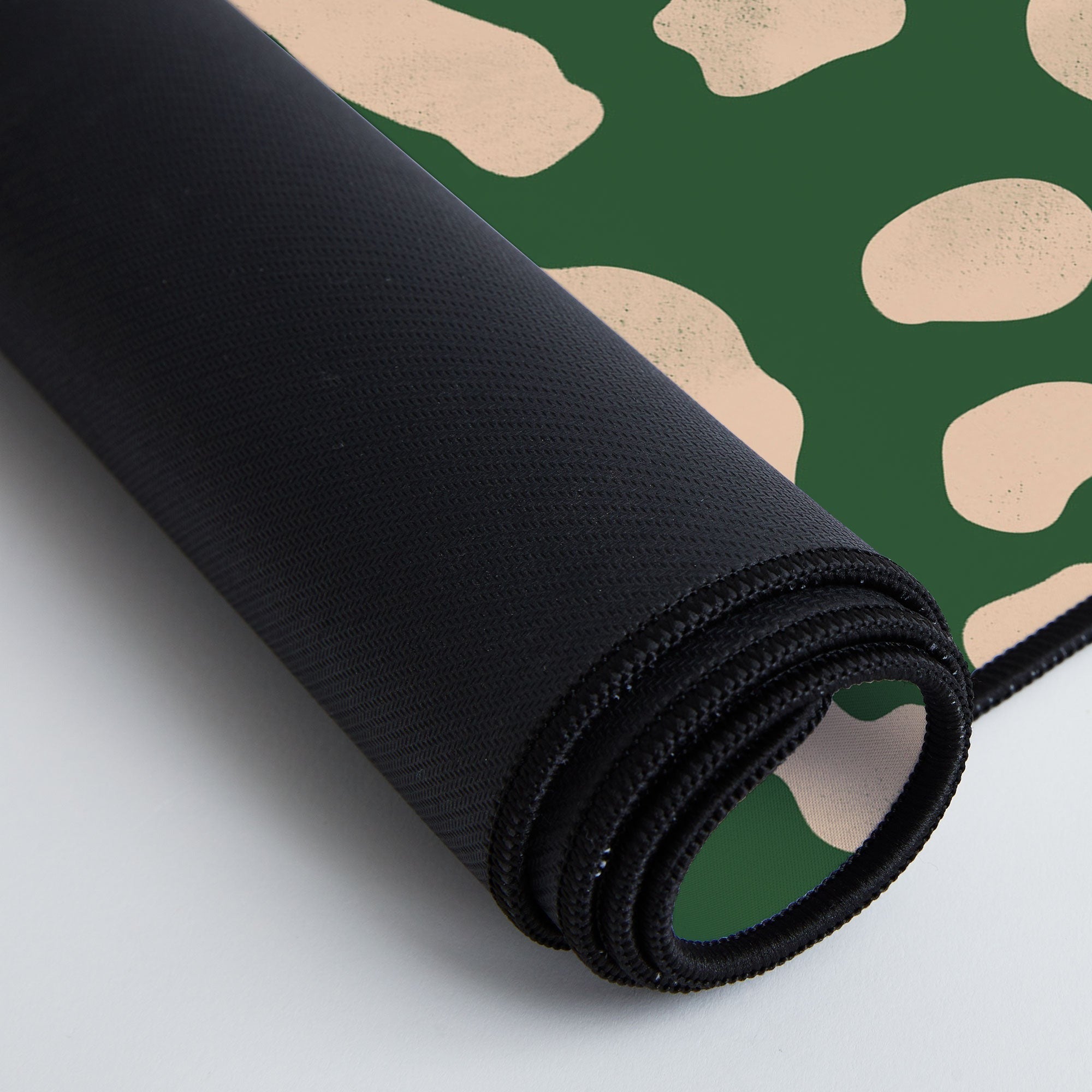 Avenie BR Cheetah Print In Green Desk Mat