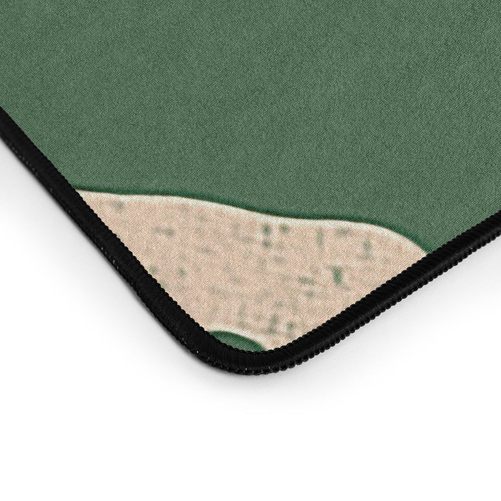 Avenie BR Cheetah Print In Green Desk Mat