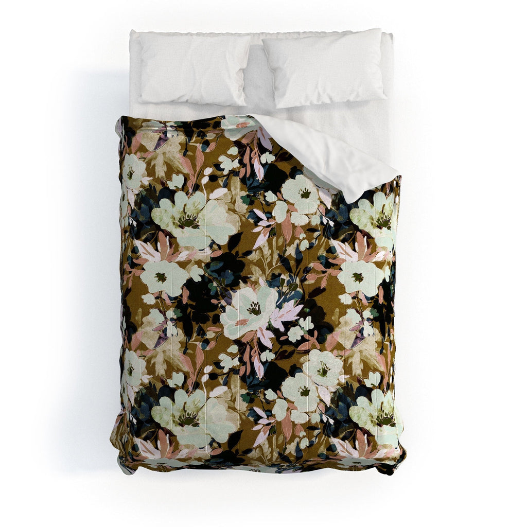 Marta Barragan Camarasa Romantic Floral Fusion Comforter