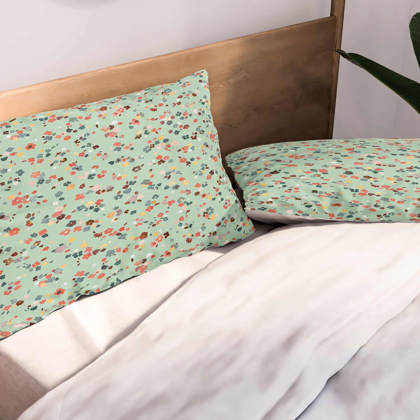 Ninola Design Ditsy flowers Green Pillow Shams