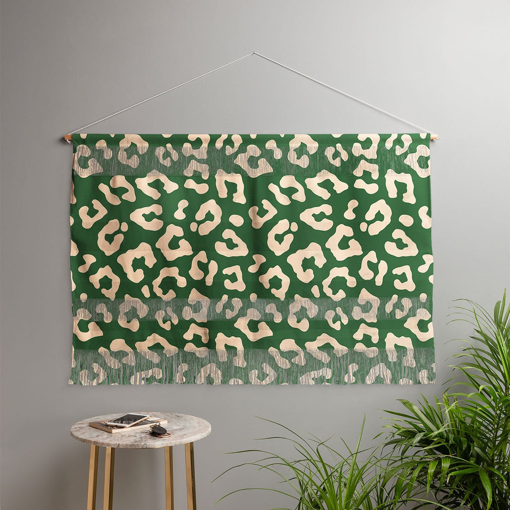 Avenie BR Cheetah Print In Green Wall Hanging Landscape