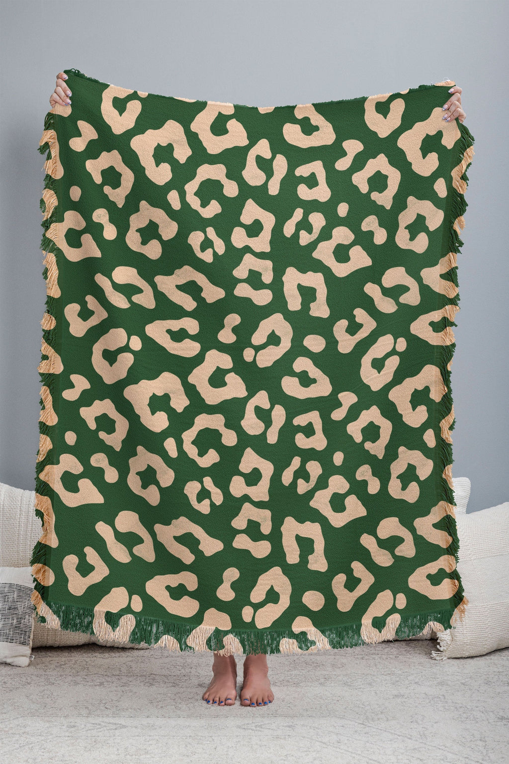 Avenie BR Cheetah Print In Green Throw Blanket