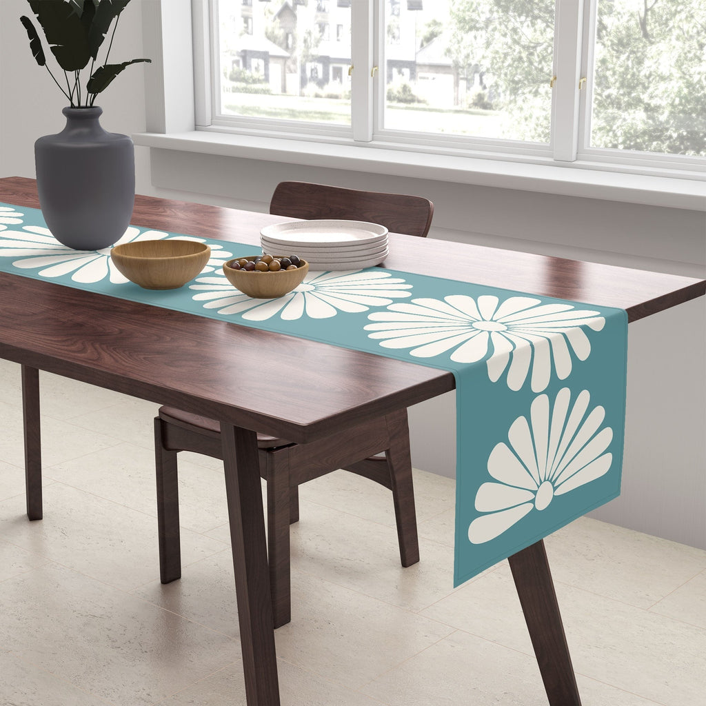 Colour Poems Retro Daisy XXIII Table Runner