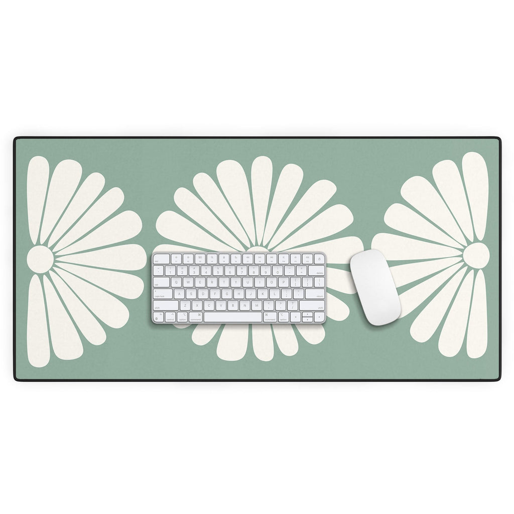 Colour Poems Retro Daisy XX Desk Mat