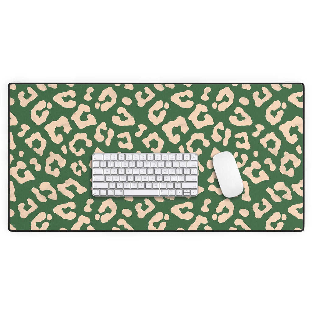 Avenie BR Cheetah Print In Green Desk Mat