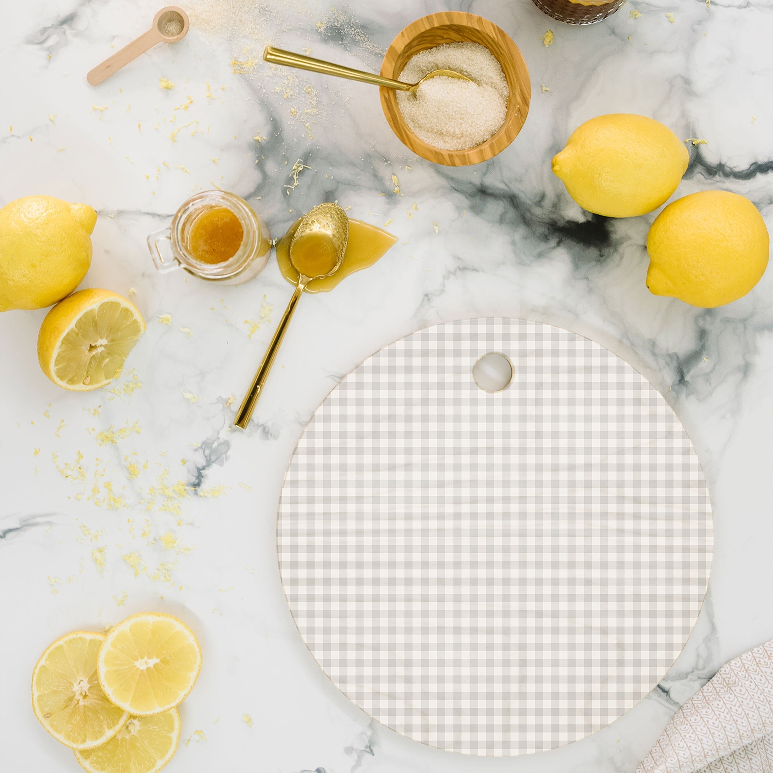 Colour Poems Gingham Plaid Pattern Cloud White Cutting Board Round