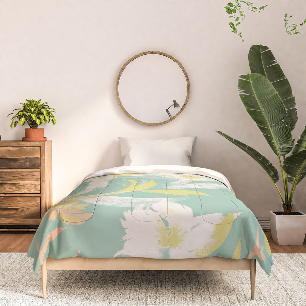 Gabriela Fuente Emma Floral Mint Comforter