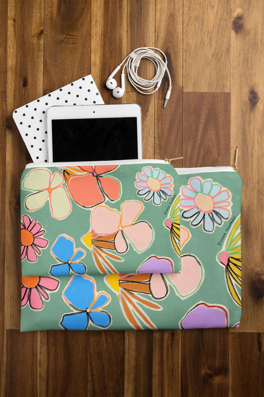 sandrapoliakov VINTAGE GARDEN GREEN Pouch