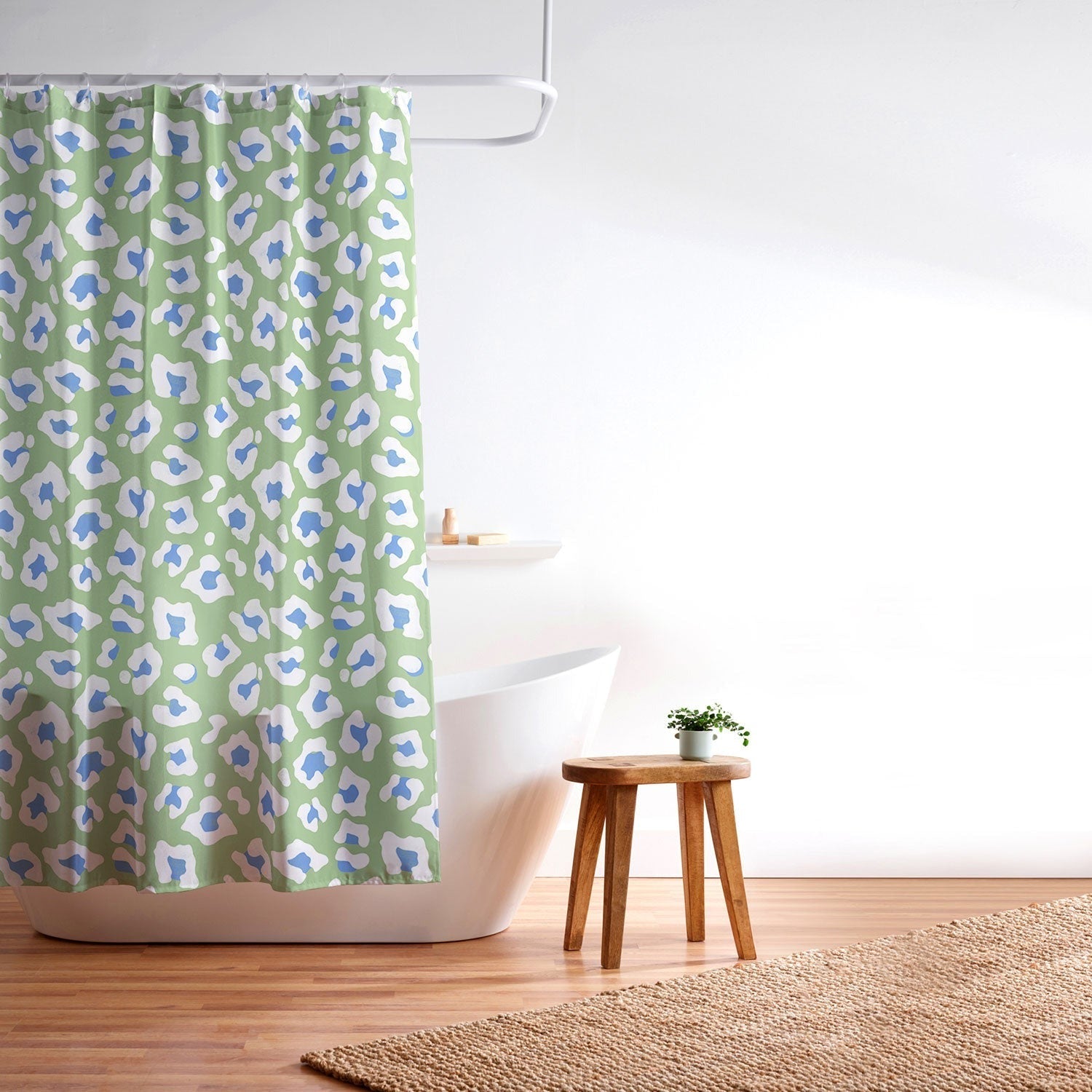 Avenie BR Cheetah Print Shower Curtain