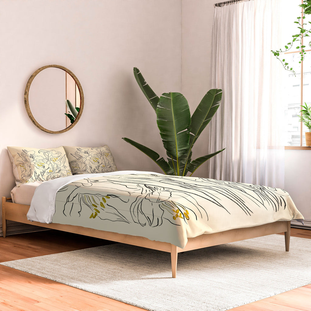 ThingDesign Minimalist Garden flowers Comforter