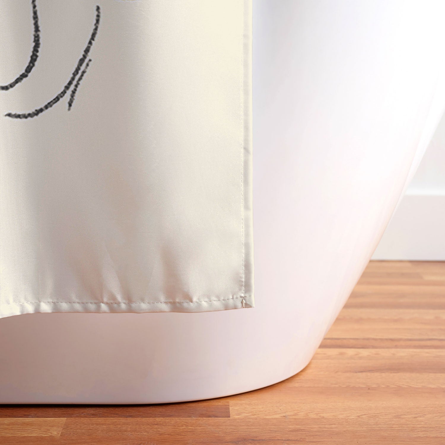 ThingDesign Minimalist Garden flowers Shower Curtain